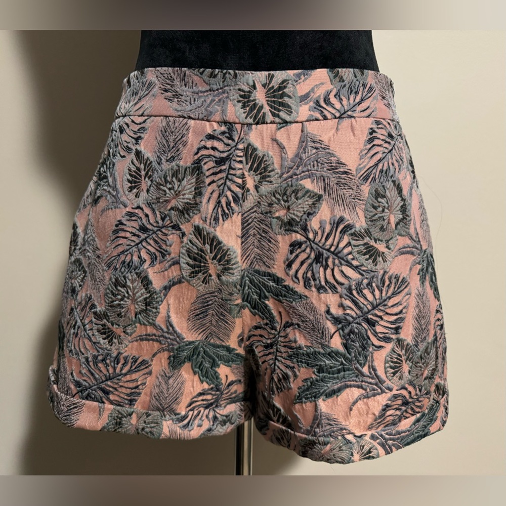 NWT Studio F Pink and Green Tropical Leaf Shorts size 10